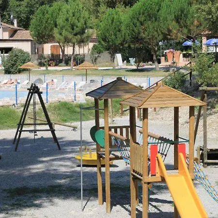 Camping Spacieux A Avec Terrasse - Api-1-52-508