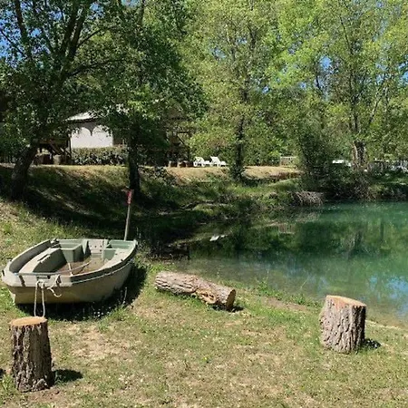 Camping Spacieux A Avec Terrasse - Api-1-52-508 *