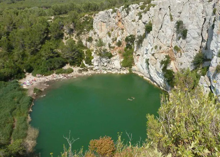 Spacieux A Avec Terrasse - Api-1-52-508 *
